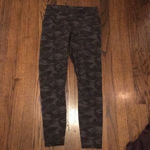 Fabletics camo leggings